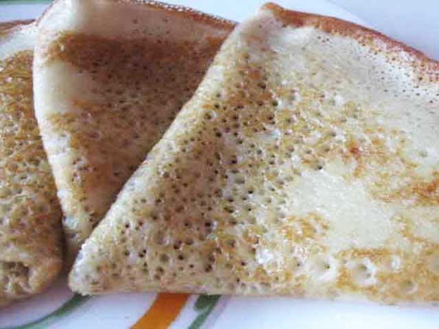 Тонкие блинчики на кефире с дырочками – 11 вкусных рецептов