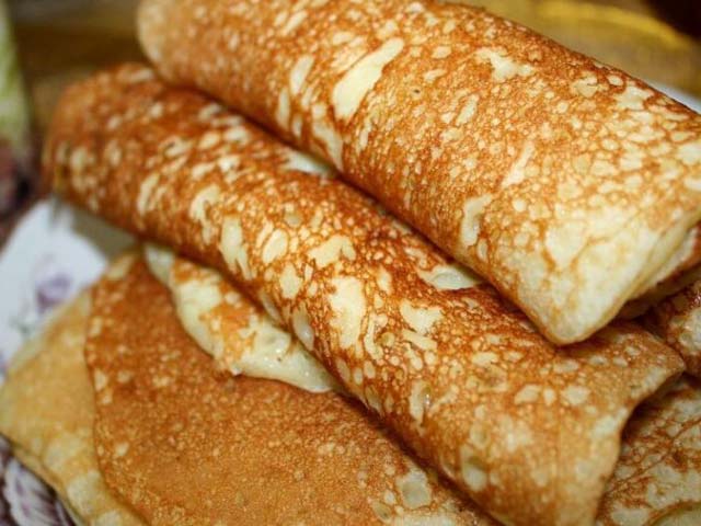 Тонкие блинчики на кефире с дырочками – 11 вкусных рецептов