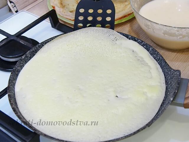 Блинчики на минералке и молоке — рецепт тонких блинов с дырочками