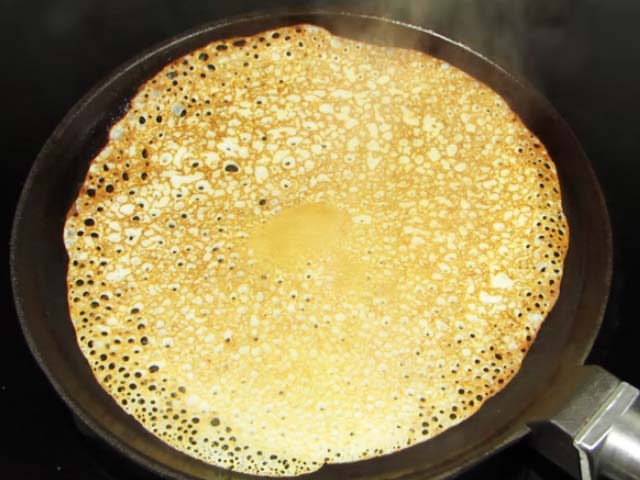Молочные блинчики с дырочками – тонкие и вкусные ~ 10 простых рецептов