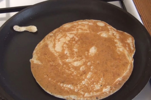 Дрожжевые оладьи на воде – вкусные рецепты блинов