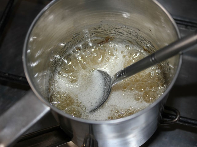 Глазурь для пасхального кулича, которая не крошится и не прилипает