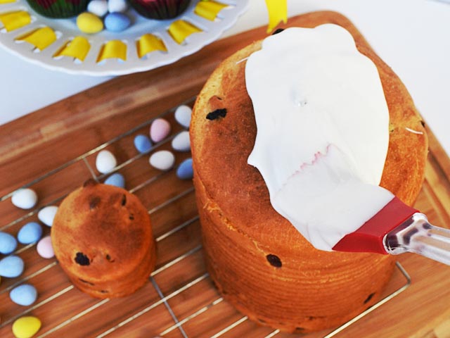 Глазурь для пасхального кулича, которая не крошится и не прилипает