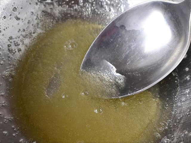 Глазурь для пасхального кулича, которая не крошится и не прилипает