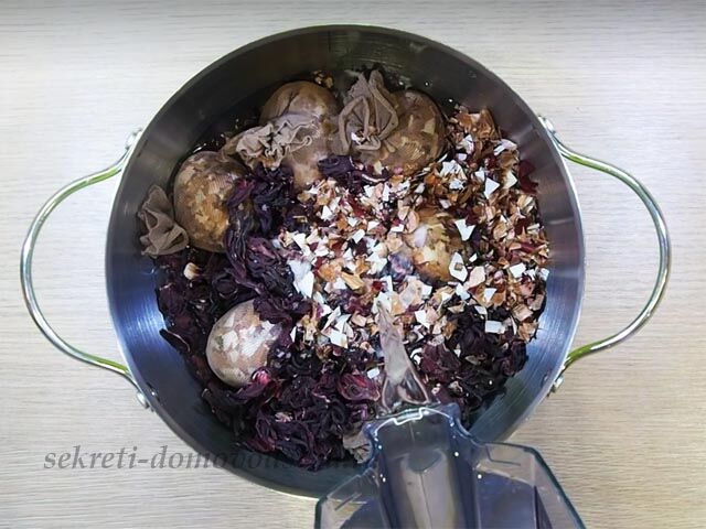 Как красиво покрасить яйца луковой шелухой