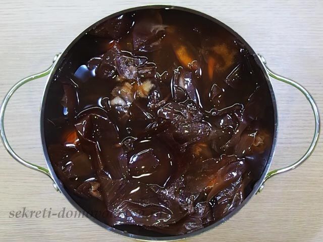 Как покрасить пасхальные яйца натуральными красками