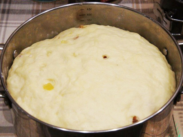 Кулич с изюмом – идеальный рецепт