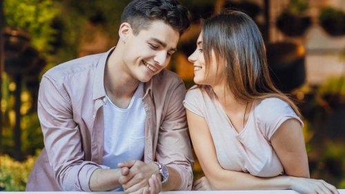 Friends with benefits: что это такое и кому подойдет такой формат отношений