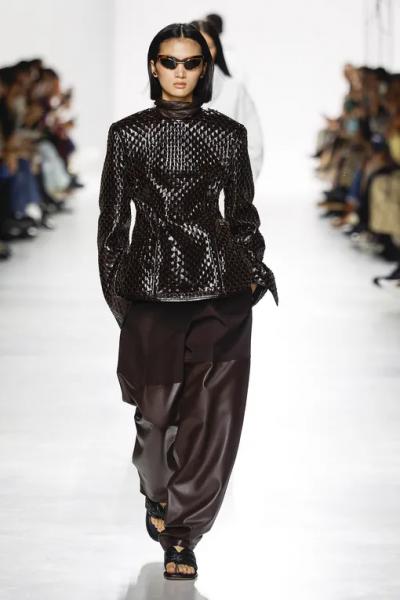 Сделано женщиной для женщин: почему Bottega Veneta Луиз Троттер — лучший модный дебют в Милане