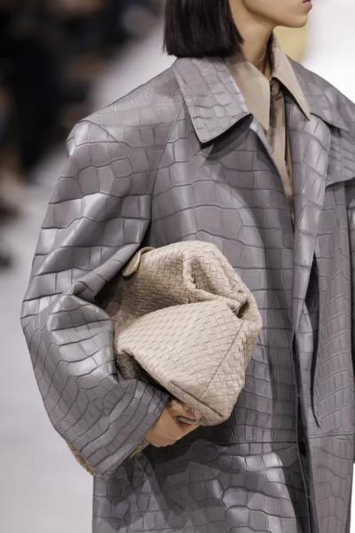 Сделано женщиной для женщин: почему Bottega Veneta Луиз Троттер &mdash; лучший модный дебют в Милане