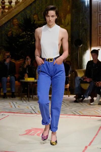 Versace без Версаче: как выглядит первая коллекция Дарио Витале