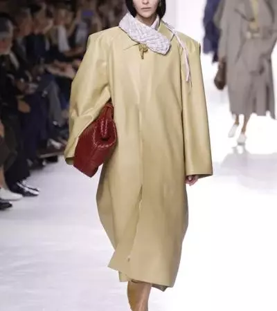Что носить в октябре: 6 идей с показа Bottega Veneta