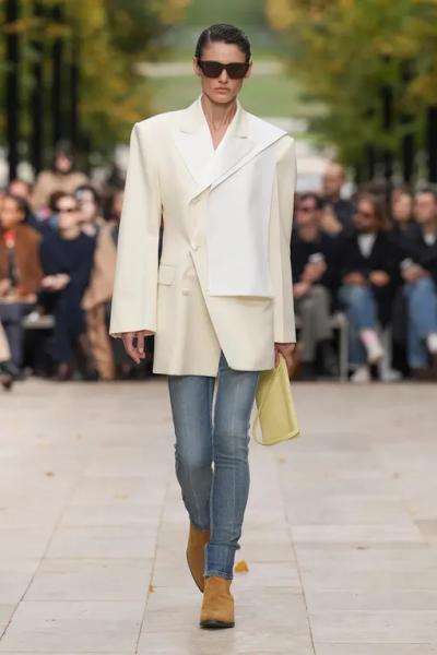 Что носить в октябре: 6 идей с показа Celine