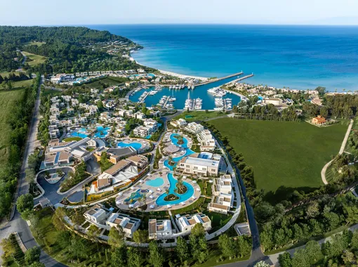 Хэллоуин в Греции и SPA-ритуалы на Алтае: где спасаться от осенней хандры