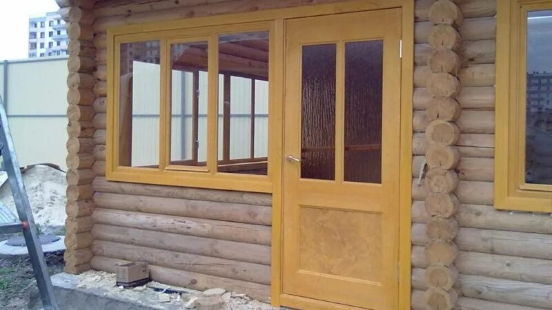 Деревянные окна и двери: Эстетика и функциональность