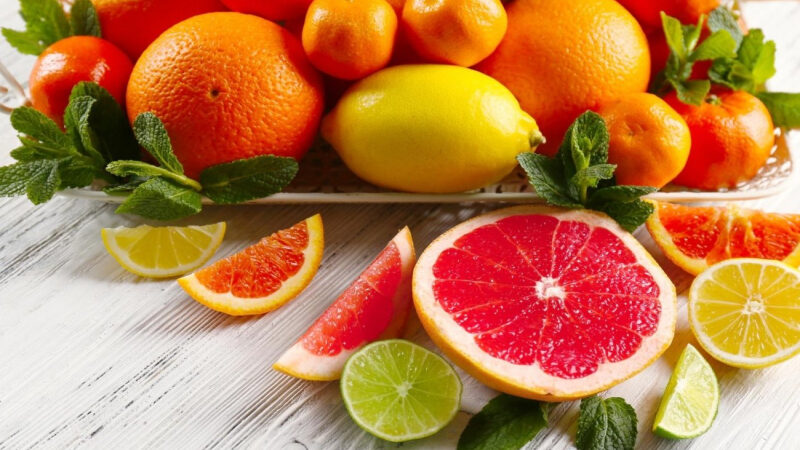 Как сохранить красоту без косметики: 3 продукта, которые эксперты советуют включить в рацион